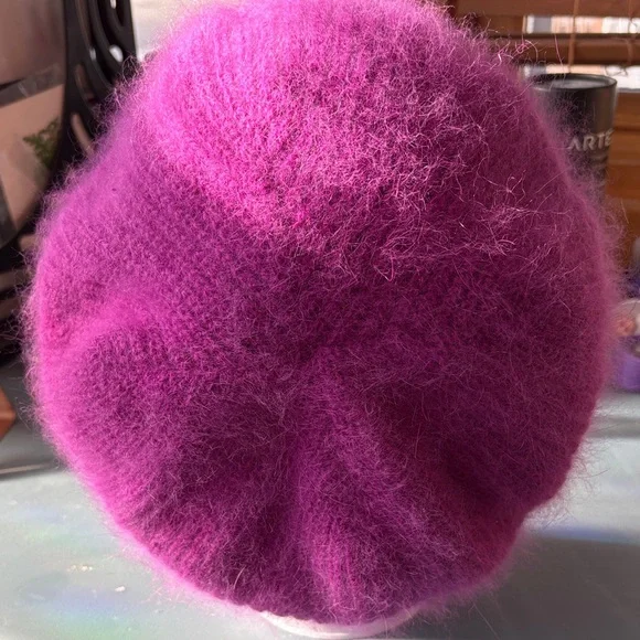 VTG Aris Rabbit Wool Blend Luxurious Fuchsia Knit Beret Beanie - Picture 3 of 5